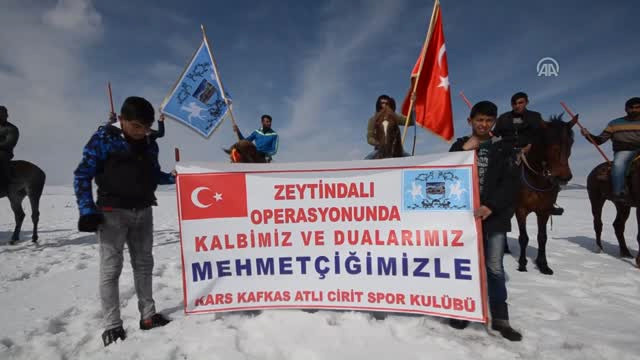 Ciritçilerden Mehmetçik’e Destek Pankartı