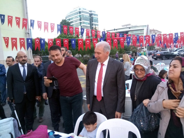 İstanbul Büyükşehir Belediye Başkanı Uysal’dan Turizmcileri Rahatlatan Uber Açıklaması