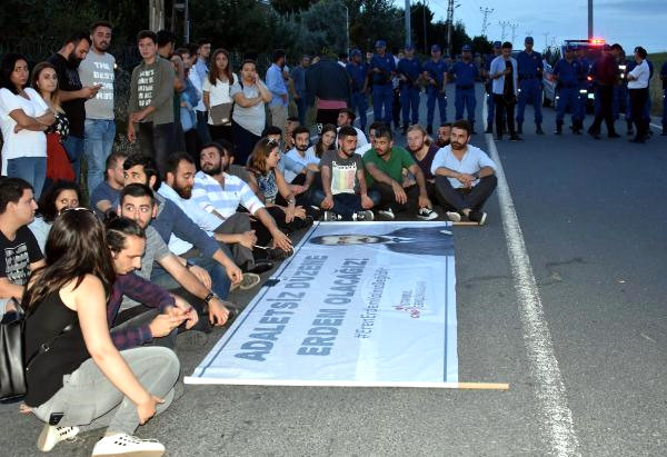 CHP’li Gençler, Eren Erdem’in Tutuklanmasına Protesto Etti