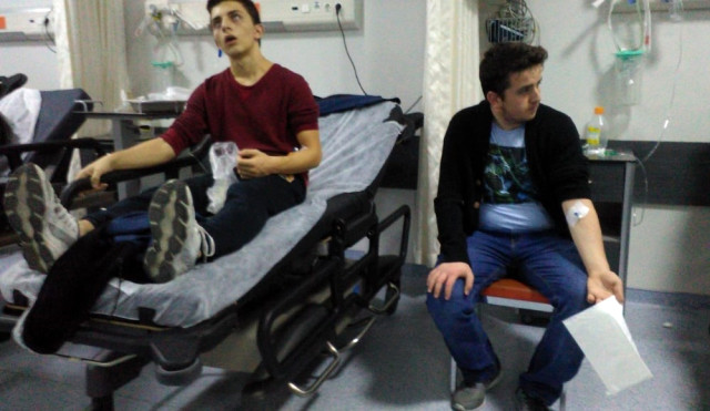 Akşam Yemeğinden Zehirlenen 17 Öğrenci Hastaneye Kaldırıldı