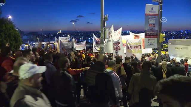 Galatasaraylı Taraftarlardan Tff Protestosu – İstanbul