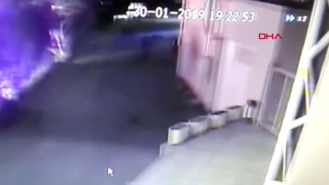 Maçka Parkı’nda Ağaçlık Alandaki Kulübe Yandı
