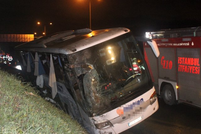 Yolcu Otobüsü Devrildi: 2 Ölü, 21 Yaralı
