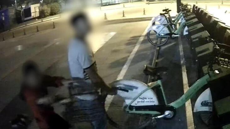 Şoke eden an! Belediyenin bisikletlerini çaldılar