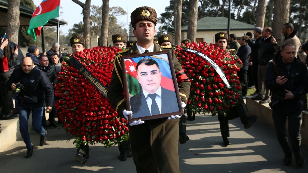 Tahran Büyükelçiliği’nde şehit düşen Askerov, son yolculuğuna uğurlandı