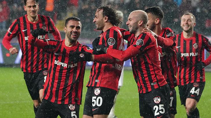 Gaziantep FK, Hatayspor’u farklı geçti! 5 gol sesi